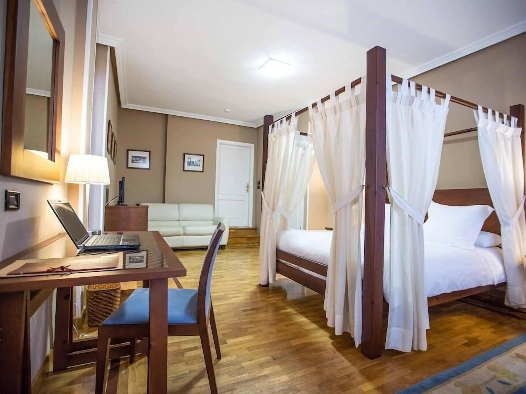 Hotel Casa Camila Oviedo Esterno foto
