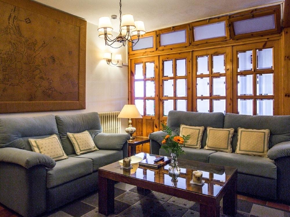Hotel Casa Camila Oviedo Esterno foto