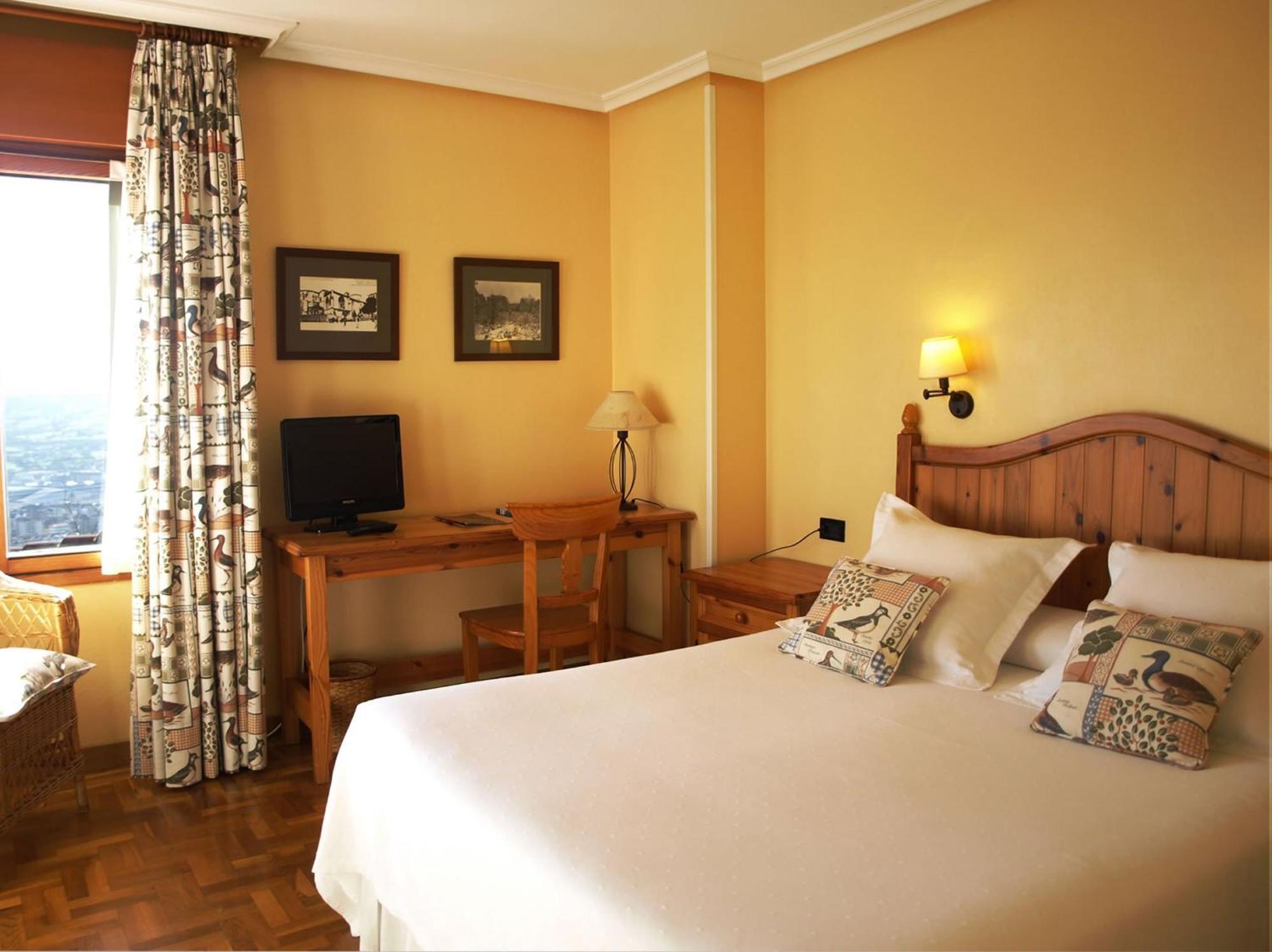 Hotel Casa Camila Oviedo Esterno foto