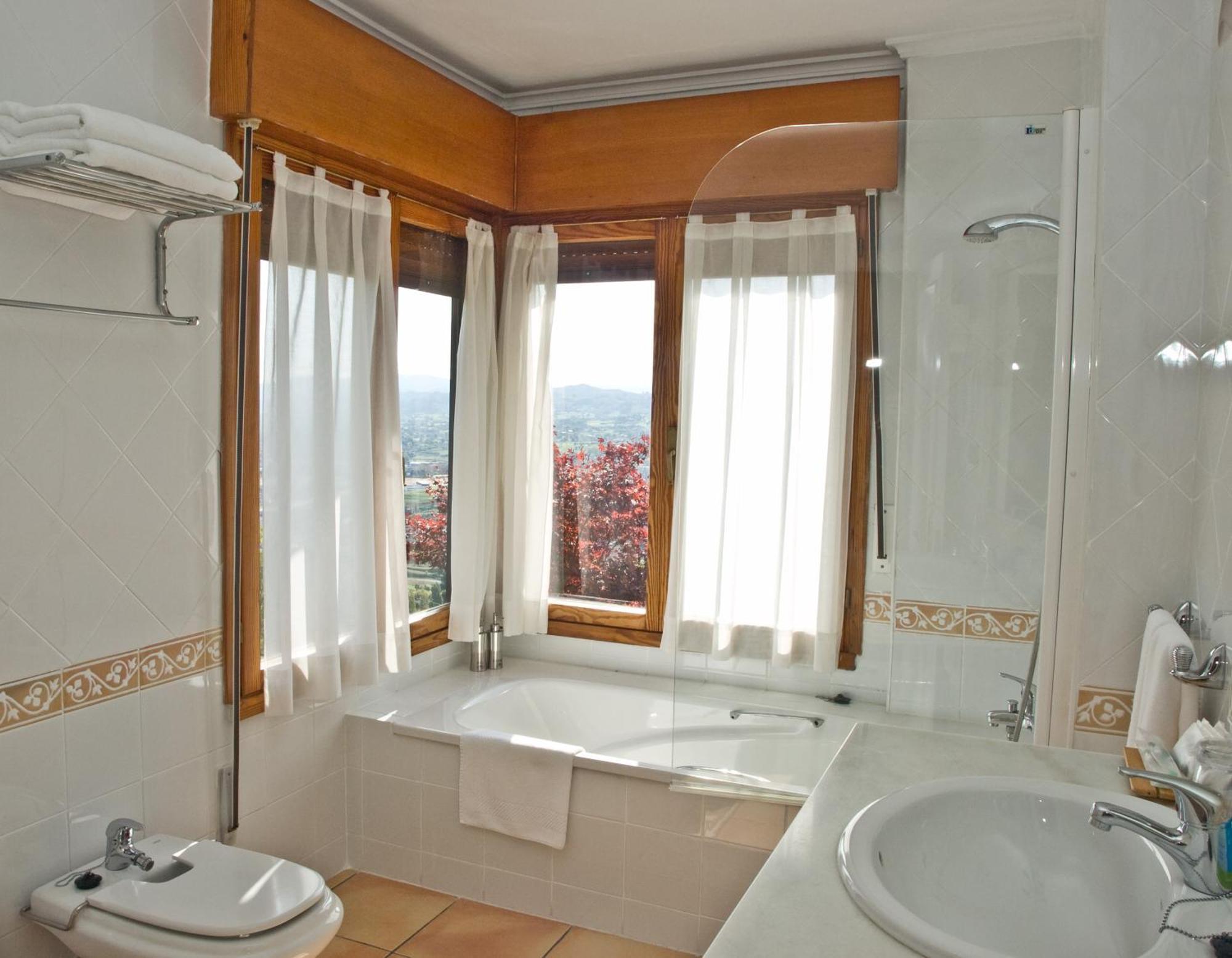 Hotel Casa Camila Oviedo Esterno foto
