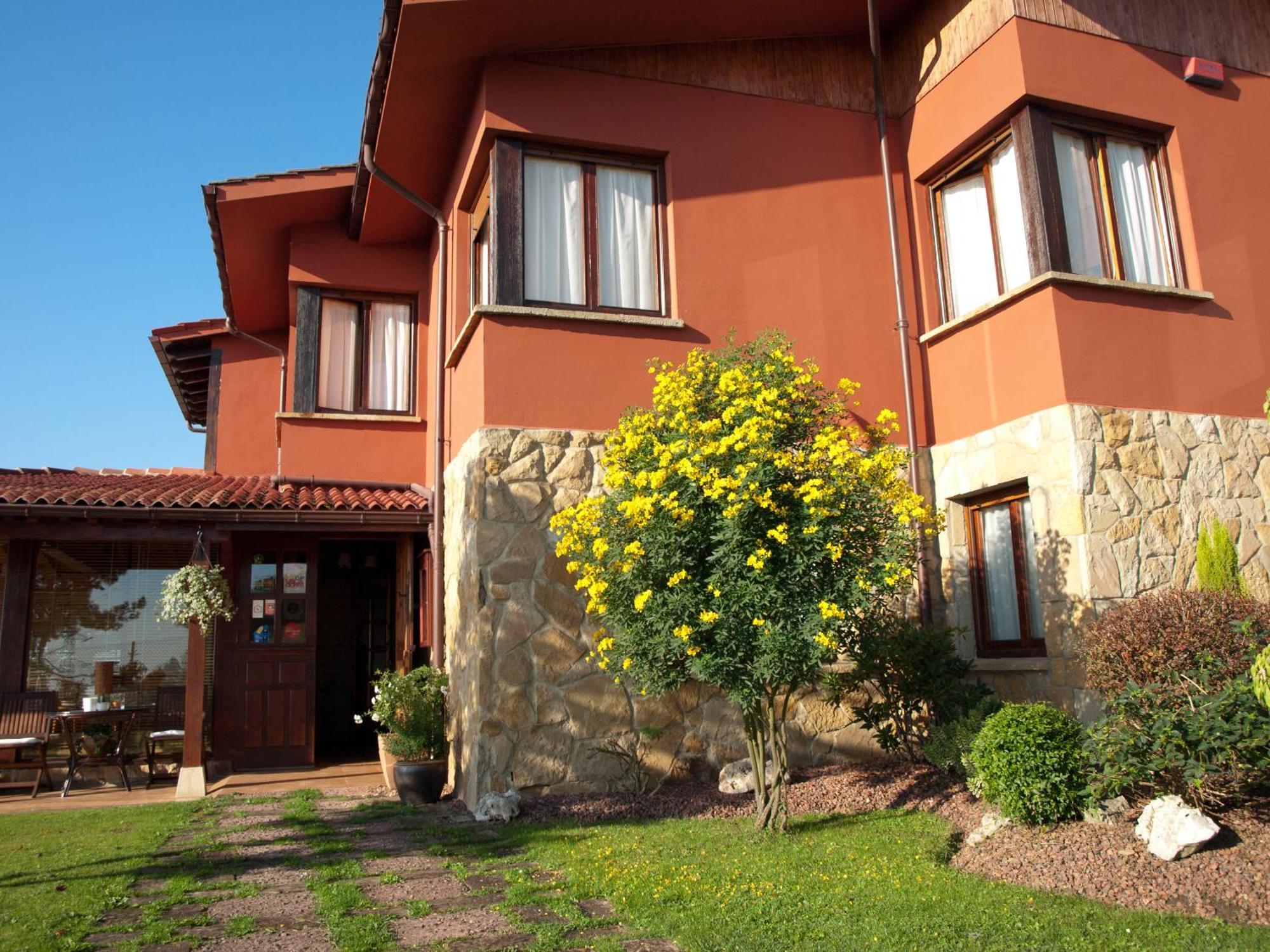 Hotel Casa Camila Oviedo Esterno foto